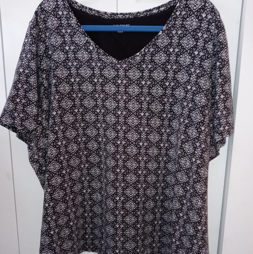 Bundle 4/$20 Catherine's black/white print T-shirt 3X
